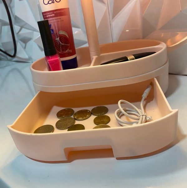 Espejo para organizar maquillaje